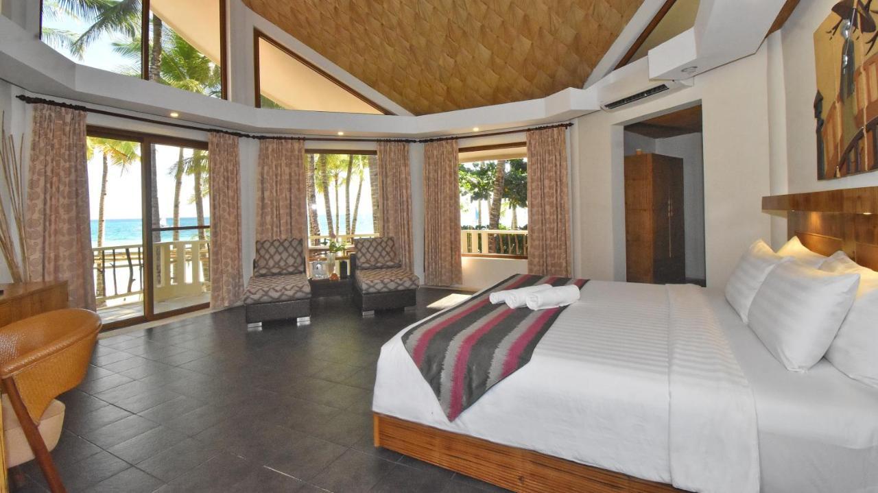Ambassador In Paradise Balabag  Eksteriør billede A bedroom at the resort