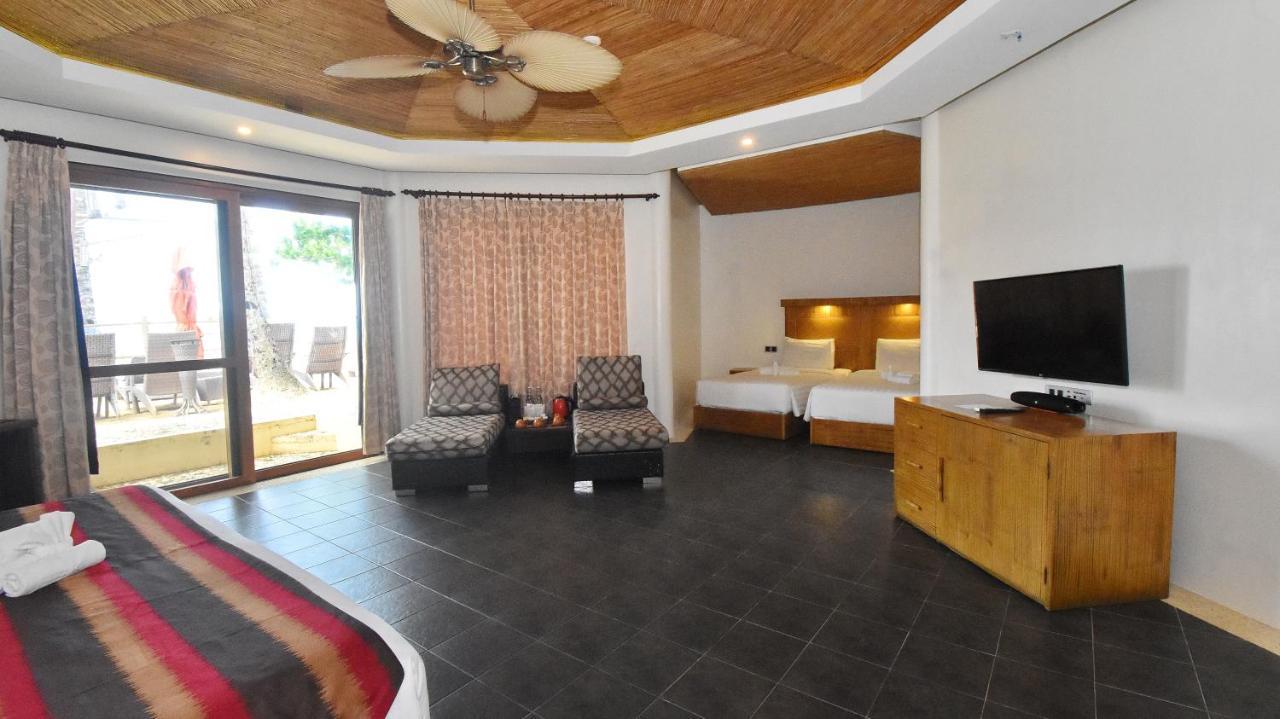 Ambassador In Paradise Balabag  Eksteriør billede A room at the hotel